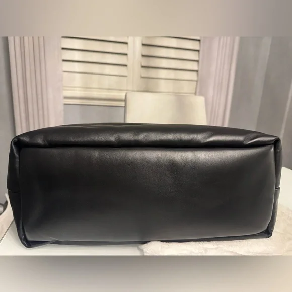 Saint Laurent Black Quilted Leather Tote Bag - Picture 2 of 10